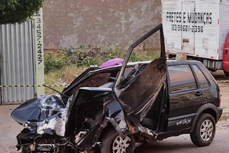 ADOLESCENTE DE 16 ANOS MORRE APÓS COLIDIR CARRO COM POSTE NO SERTÃO DA PARAÍBA